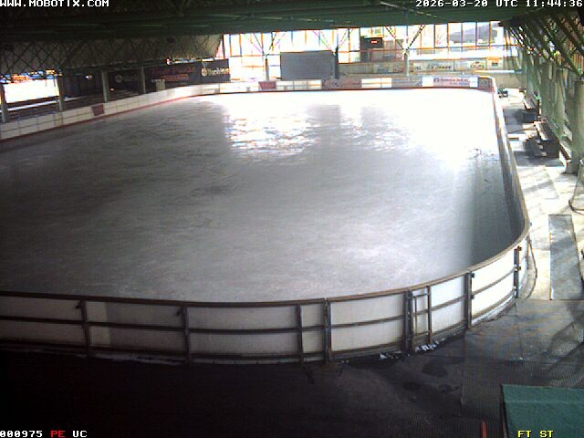 Archiv Foto Webcam Willingen: Blick in die Eissporthalle
