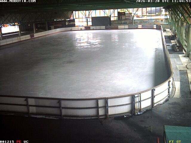 Archiv Foto Webcam Willingen: Blick in die Eissporthalle