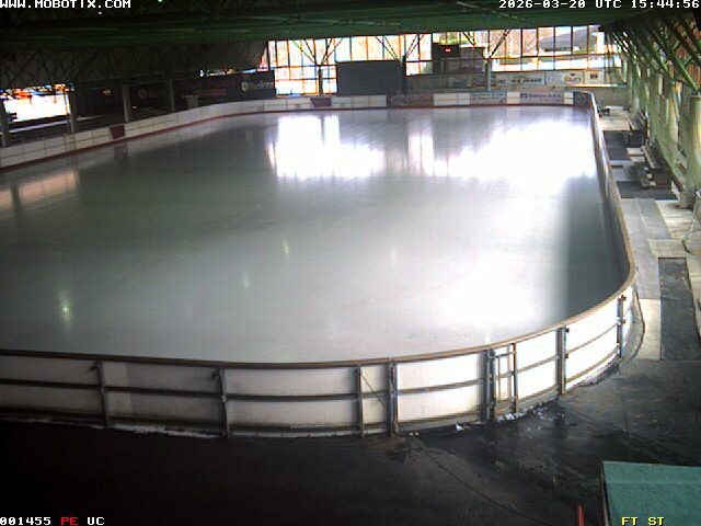 Archiv Foto Webcam Willingen: Blick in die Eissporthalle