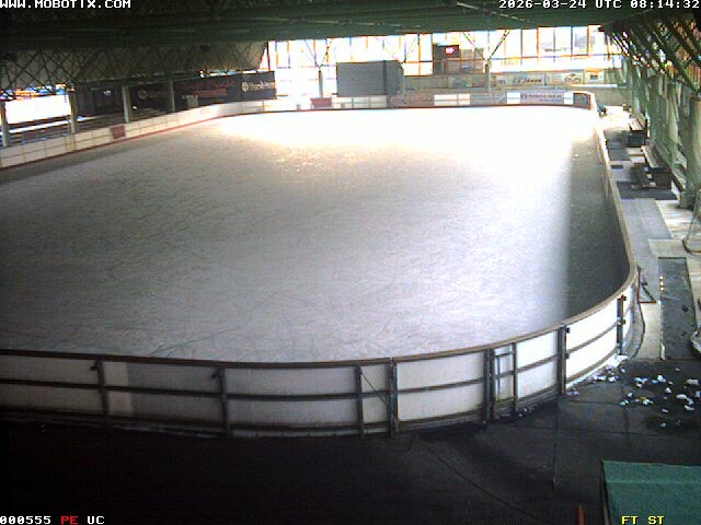Archiv Foto Webcam Willingen: Blick in die Eissporthalle