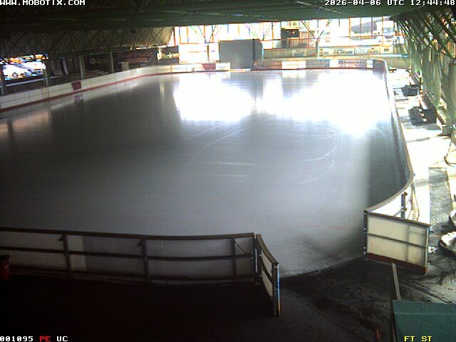 Archiv Foto Webcam Willingen: Blick in die Eissporthalle