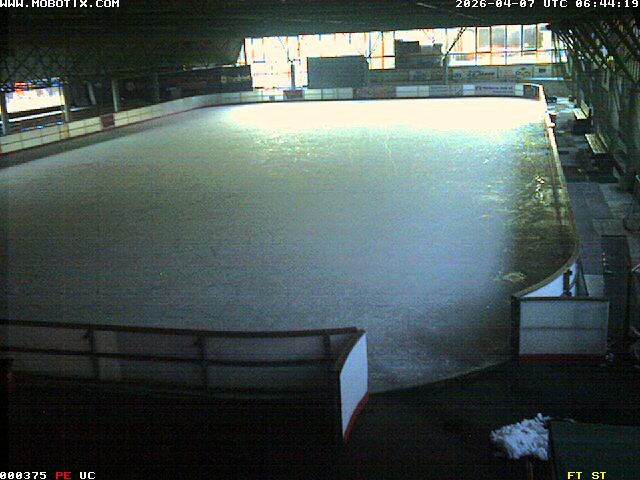 Archiv Foto Webcam Willingen: Blick in die Eissporthalle