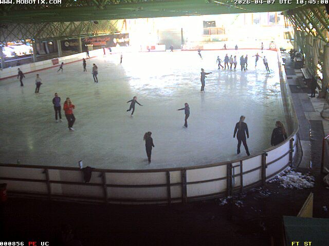 Archiv Foto Webcam Willingen: Blick in die Eissporthalle