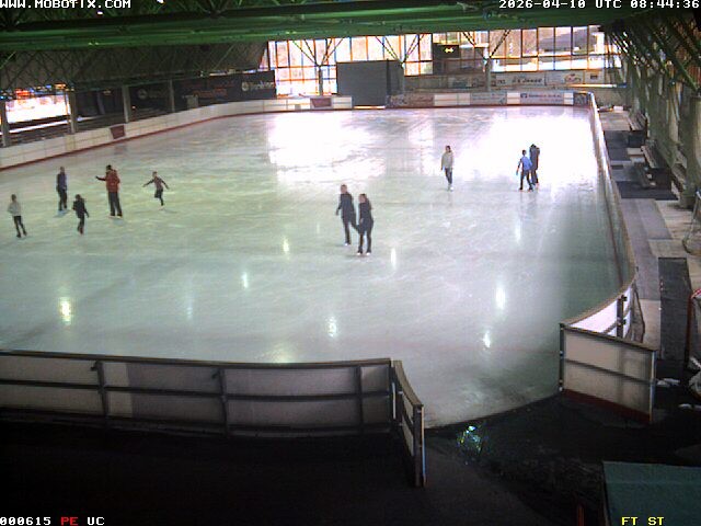 Archiv Foto Webcam Willingen: Blick in die Eissporthalle