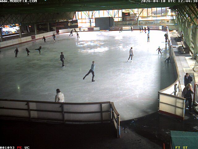 Archiv Foto Webcam Willingen: Blick in die Eissporthalle