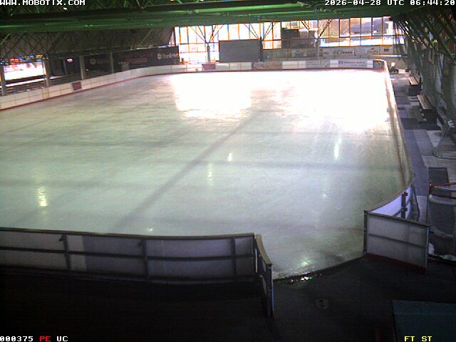 Archiv Foto Webcam Willingen: Blick in die Eissporthalle