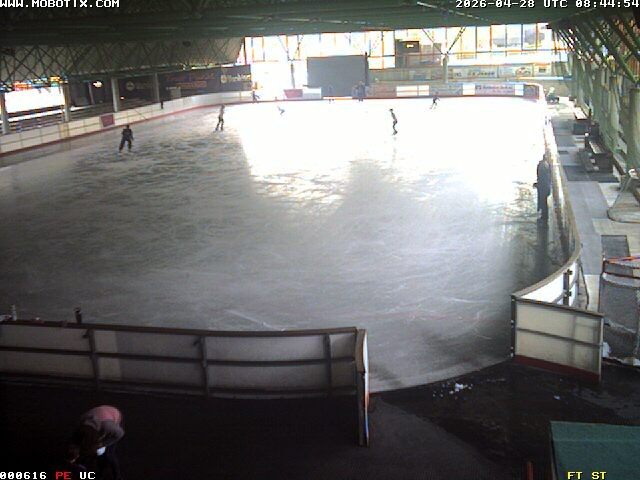 Archiv Foto Webcam Willingen: Blick in die Eissporthalle