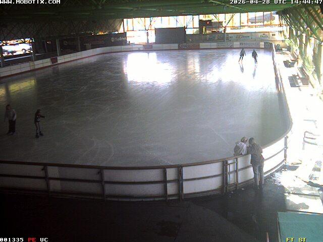 Archiv Foto Webcam Willingen: Blick in die Eissporthalle