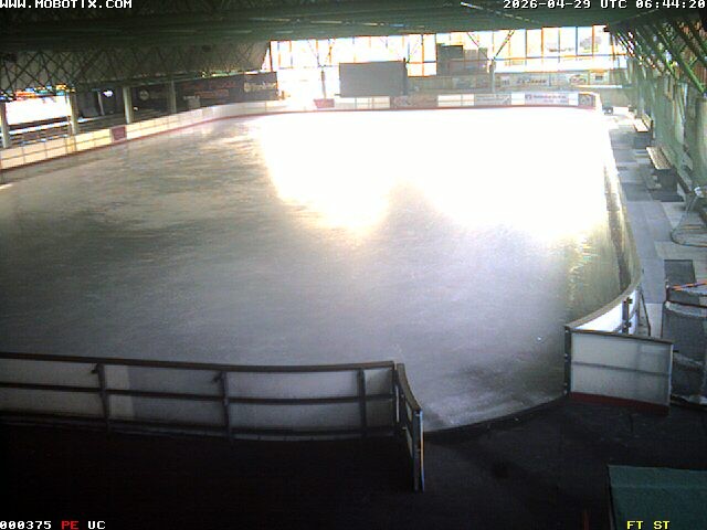 Archiv Foto Webcam Willingen: Blick in die Eissporthalle