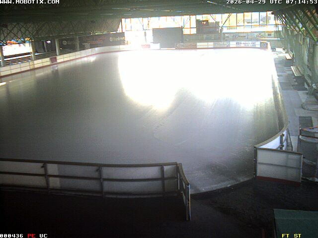 Archiv Foto Webcam Willingen: Blick in die Eissporthalle