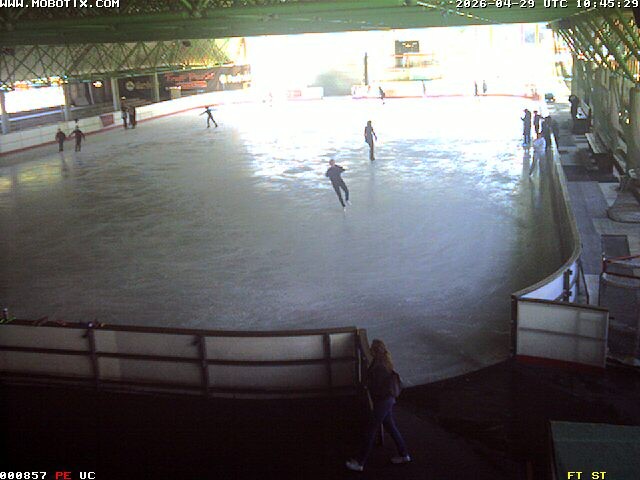 Archiv Foto Webcam Willingen: Blick in die Eissporthalle