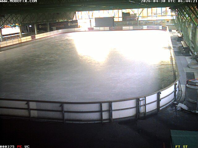 Archiv Foto Webcam Willingen: Blick in die Eissporthalle