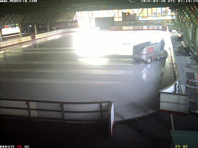 Archiv Foto Webcam Willingen: Blick in die Eissporthalle