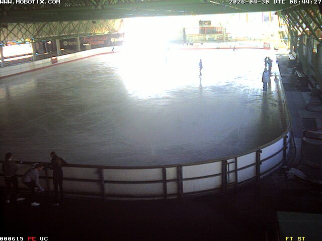 Archiv Foto Webcam Willingen: Blick in die Eissporthalle