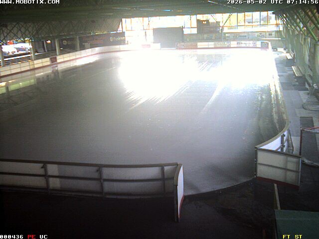 Archiv Foto Webcam Willingen: Blick in die Eissporthalle
