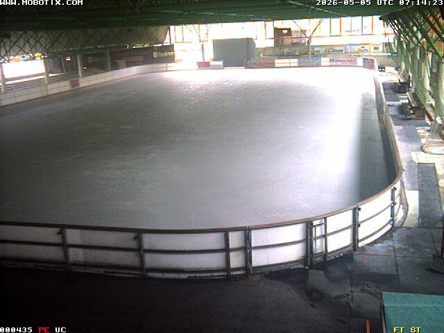 Archiv Foto Webcam Willingen: Blick in die Eissporthalle