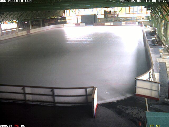 Archiv Foto Webcam Willingen: Blick in die Eissporthalle
