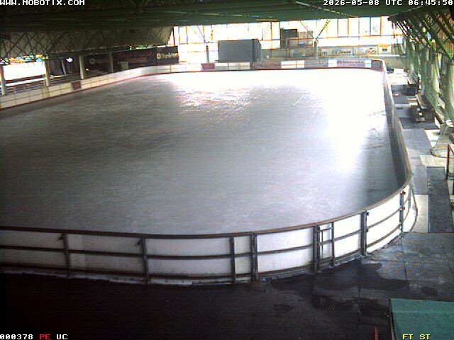 Archiv Foto Webcam Willingen: Blick in die Eissporthalle