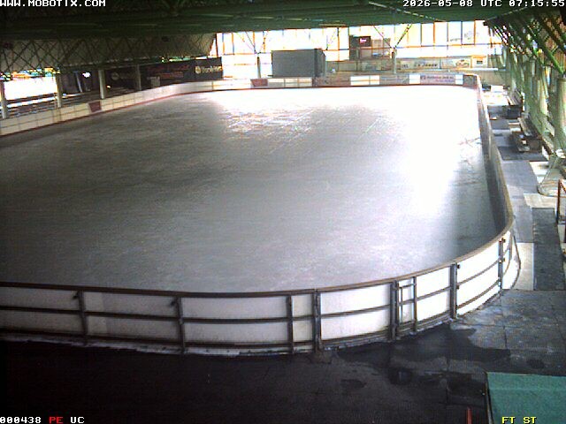 Archiv Foto Webcam Willingen: Blick in die Eissporthalle