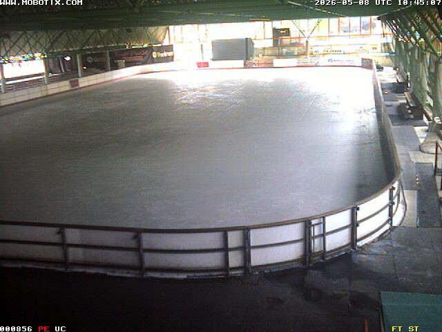 Archiv Foto Webcam Willingen: Blick in die Eissporthalle