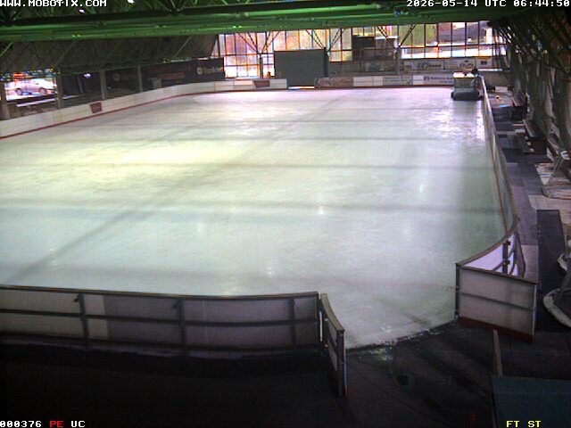 Archiv Foto Webcam Willingen: Blick in die Eissporthalle