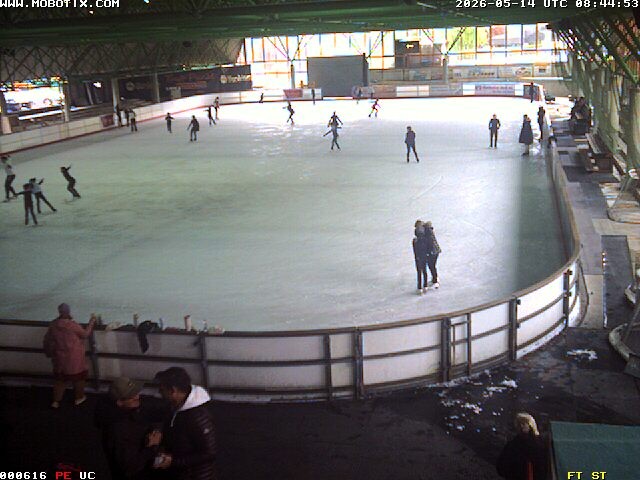 Archiv Foto Webcam Willingen: Blick in die Eissporthalle