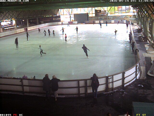 Archiv Foto Webcam Willingen: Blick in die Eissporthalle