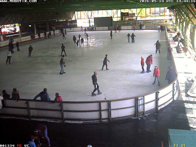Archiv Foto Webcam Willingen: Blick in die Eissporthalle