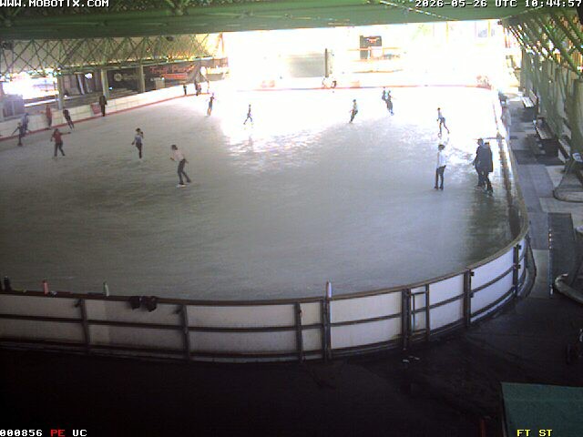 Archiv Foto Webcam Willingen: Blick in die Eissporthalle