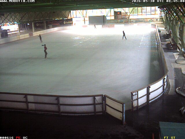 Archiv Foto Webcam Willingen: Blick in die Eissporthalle
