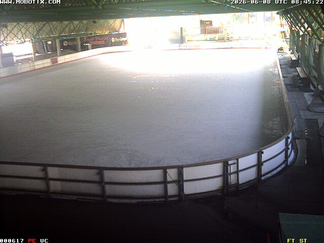 Archiv Foto Webcam Willingen: Blick in die Eissporthalle