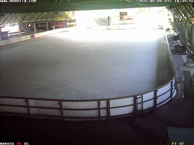 Archiv Foto Webcam Willingen: Blick in die Eissporthalle