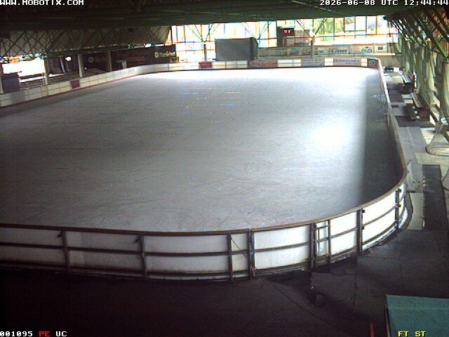 Archiv Foto Webcam Willingen: Blick in die Eissporthalle