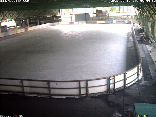 Archiv Foto Webcam Willingen: Blick in die Eissporthalle