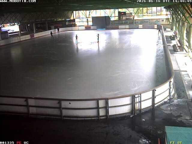 Archiv Foto Webcam Willingen: Blick in die Eissporthalle