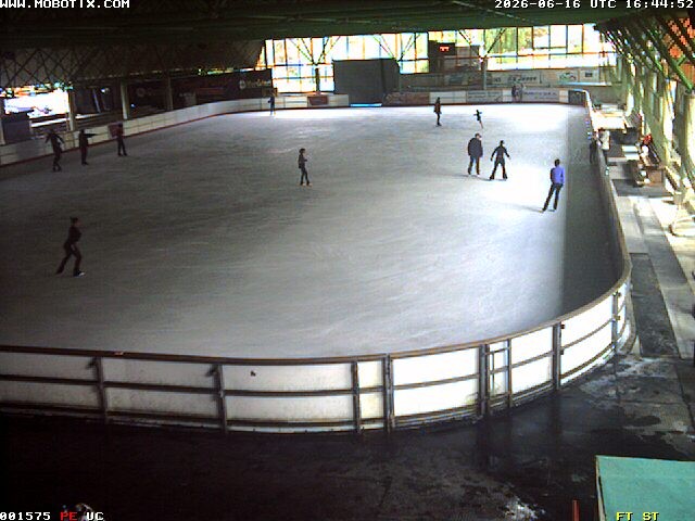 Archiv Foto Webcam Willingen: Blick in die Eissporthalle