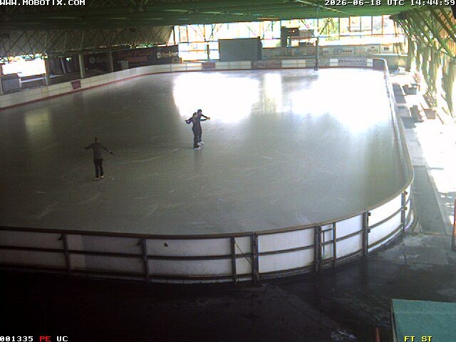 Archiv Foto Webcam Willingen: Blick in die Eissporthalle