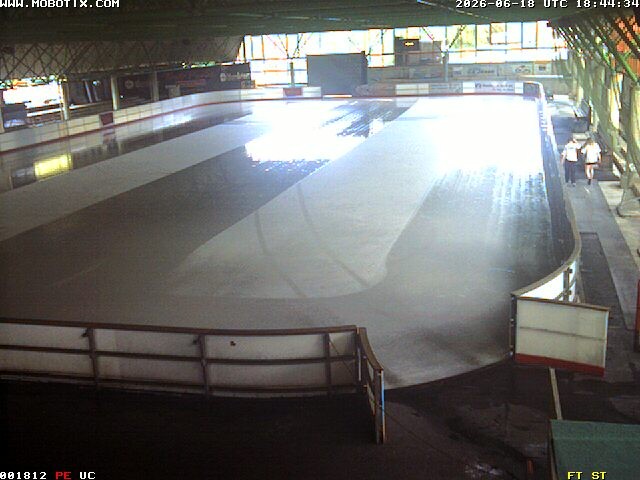 Archiv Foto Webcam Willingen: Blick in die Eissporthalle