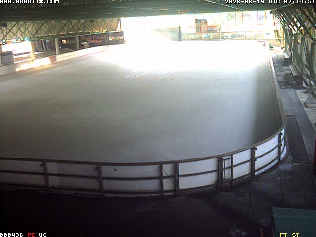 Archiv Foto Webcam Willingen: Blick in die Eissporthalle