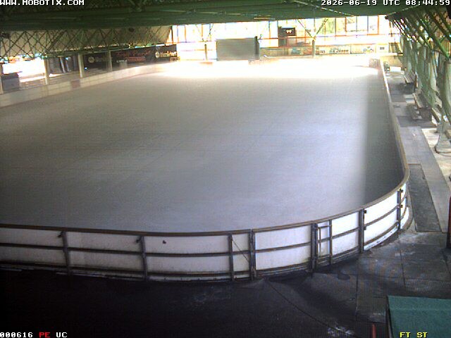 Archiv Foto Webcam Willingen: Blick in die Eissporthalle