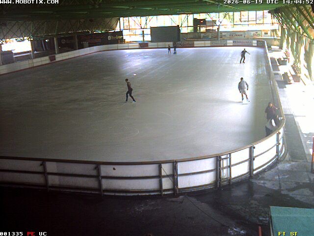 Archiv Foto Webcam Willingen: Blick in die Eissporthalle