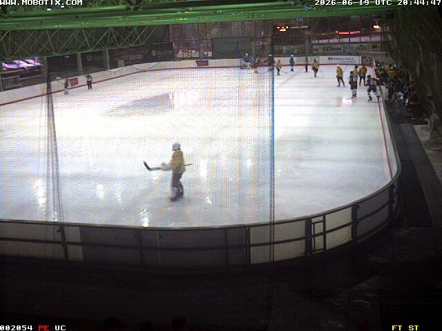 Archiv Foto Webcam Willingen: Blick in die Eissporthalle