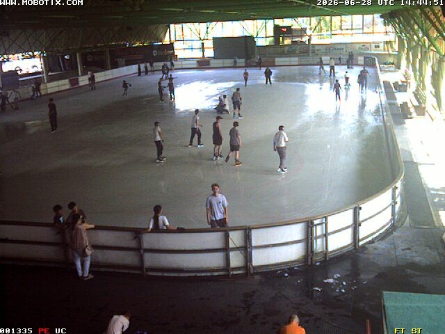 Archiv Foto Webcam Willingen: Blick in die Eissporthalle