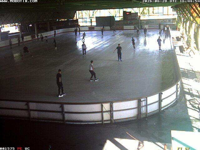 Archiv Foto Webcam Willingen: Blick in die Eissporthalle