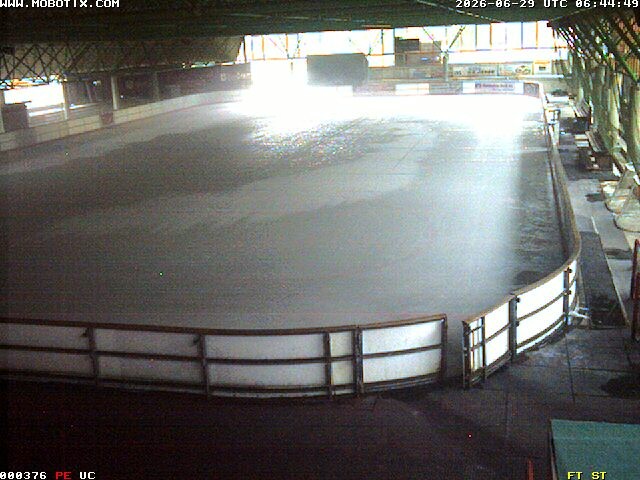 Archiv Foto Webcam Willingen: Blick in die Eissporthalle