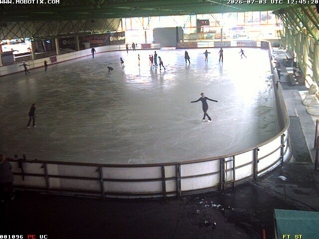 Archiv Foto Webcam Willingen: Blick in die Eissporthalle