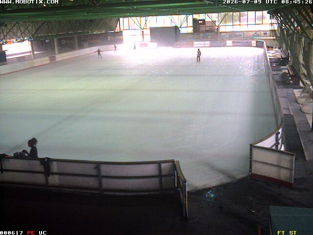 Archiv Foto Webcam Willingen: Blick in die Eissporthalle