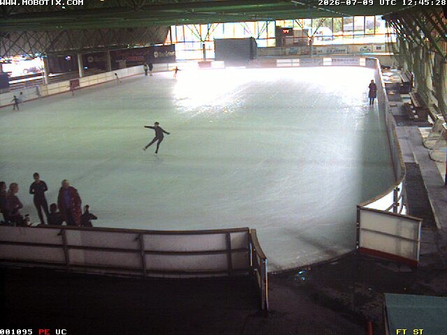 Archiv Foto Webcam Willingen: Blick in die Eissporthalle
