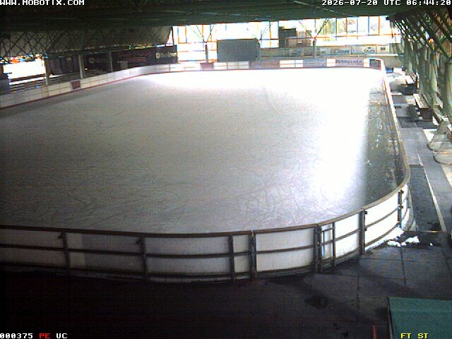 Archiv Foto Webcam Willingen: Blick in die Eissporthalle