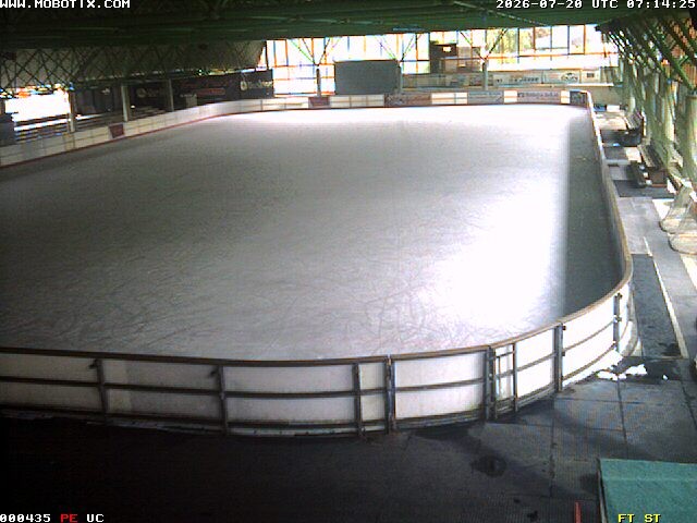 Archiv Foto Webcam Willingen: Blick in die Eissporthalle